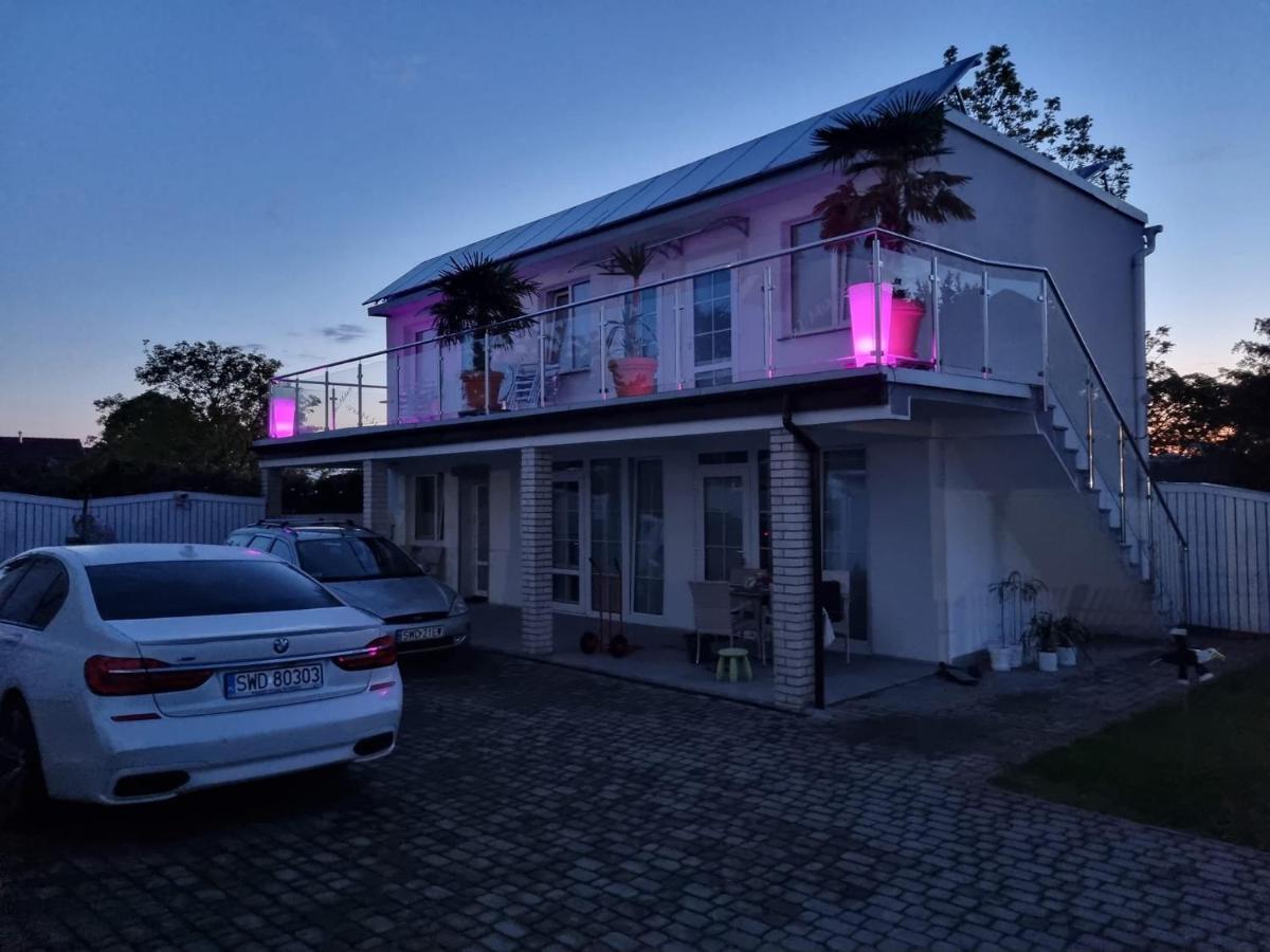 Al Mare-Villa Z Klimatyzacja ウストロニエ・モルスキエ エクステリア 写真
