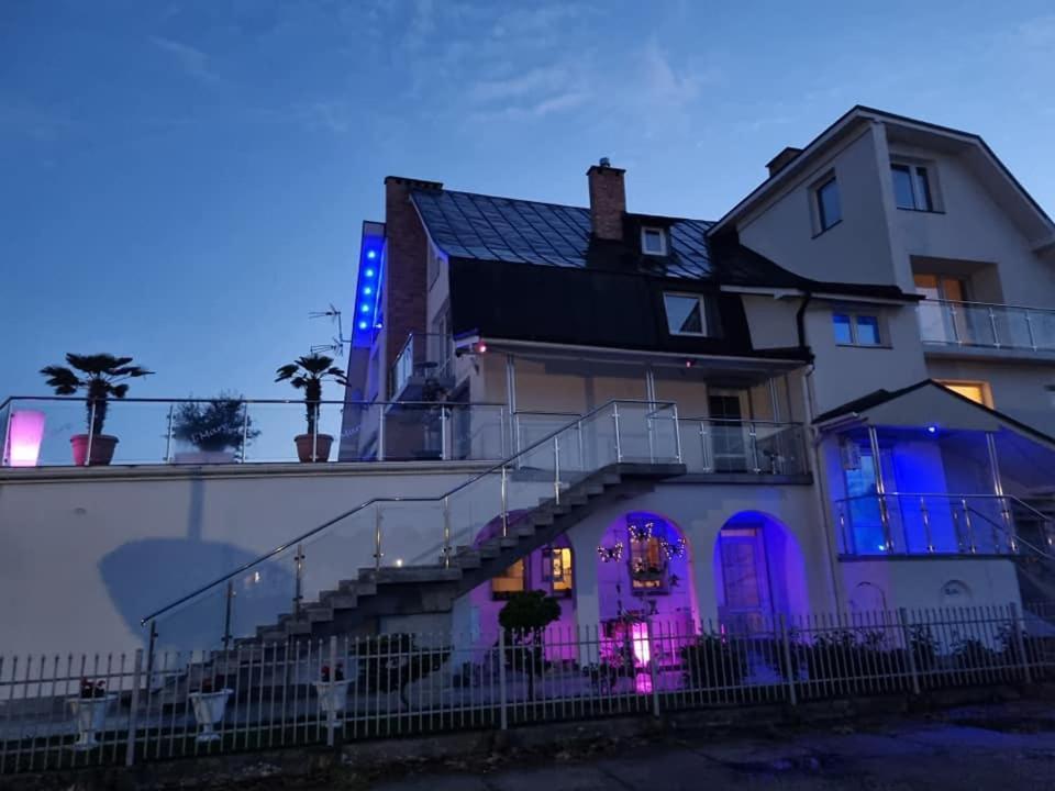 Al Mare-Villa Z Klimatyzacja ウストロニエ・モルスキエ エクステリア 写真